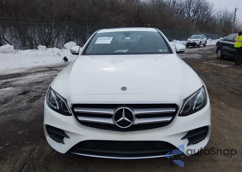 2019 Mercedes-Benz E 300 4Matic z USA, uszkodzony, nr VIN WDDZF4KB6KA519794